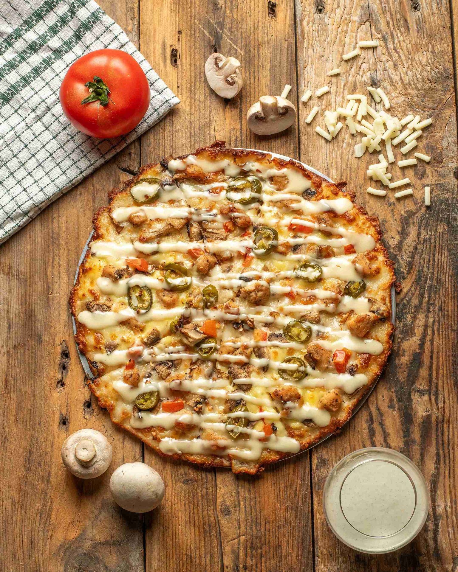 Mama Joz Spicy Chicken Ranch Pizza 